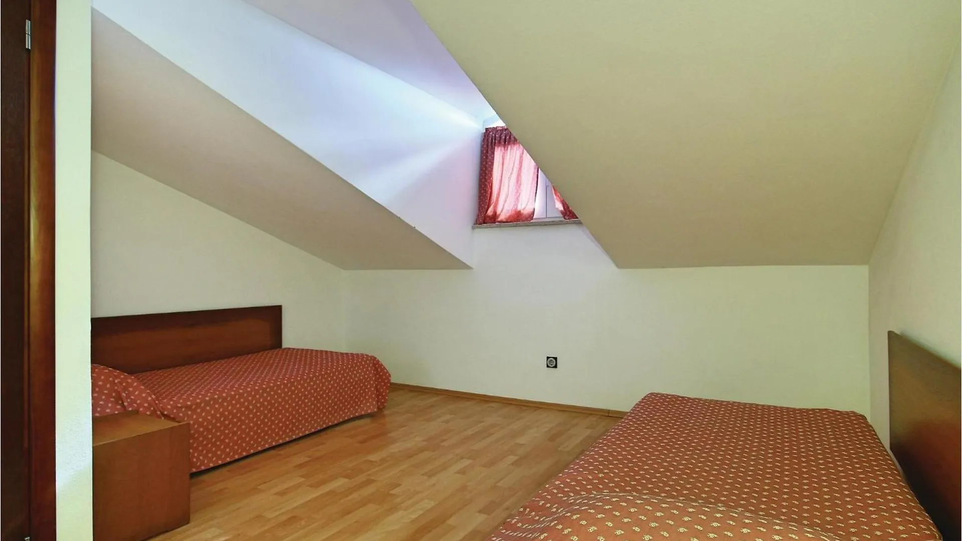 Amazing Apartment In Tar-Vabriga With Kitchen