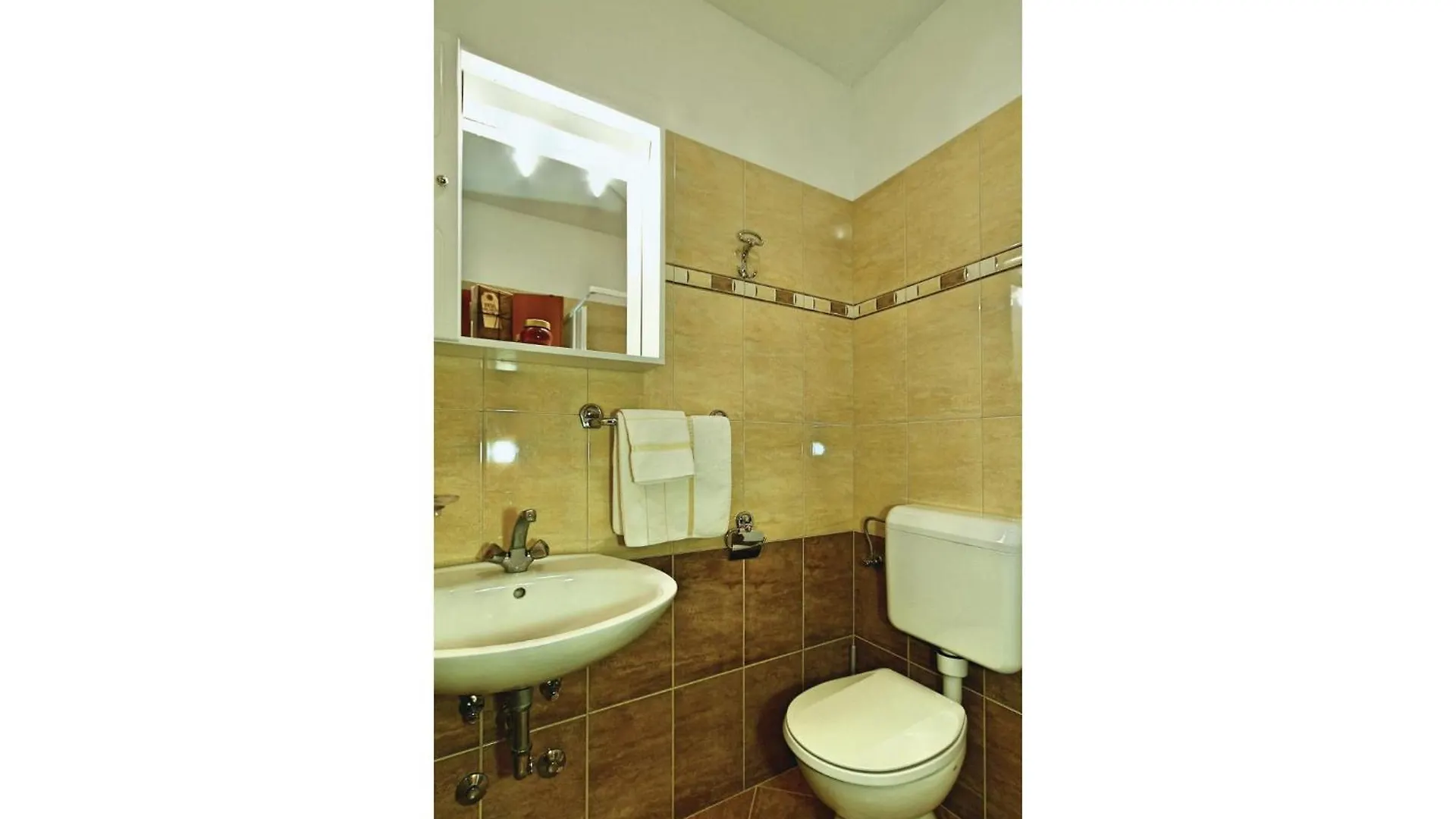 Amazing Apartment In Tar-Vabriga With Kitchen