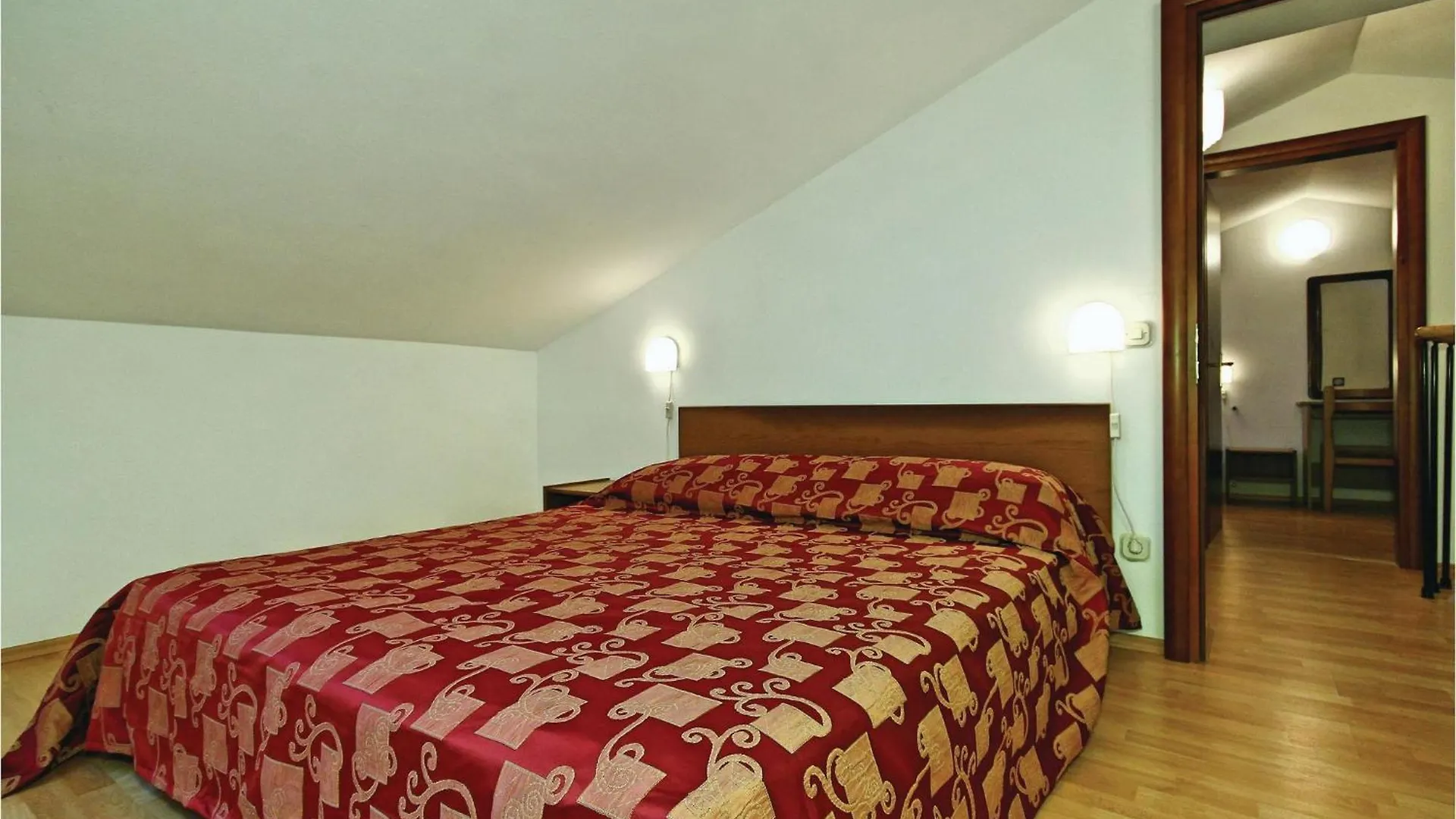 Amazing Apartment In Tar-Vabriga With Kitchen