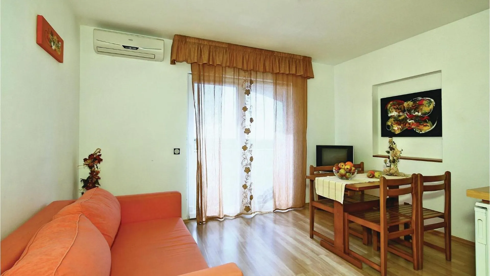 Amazing Apartment In Tar-Vabriga With Kitchen